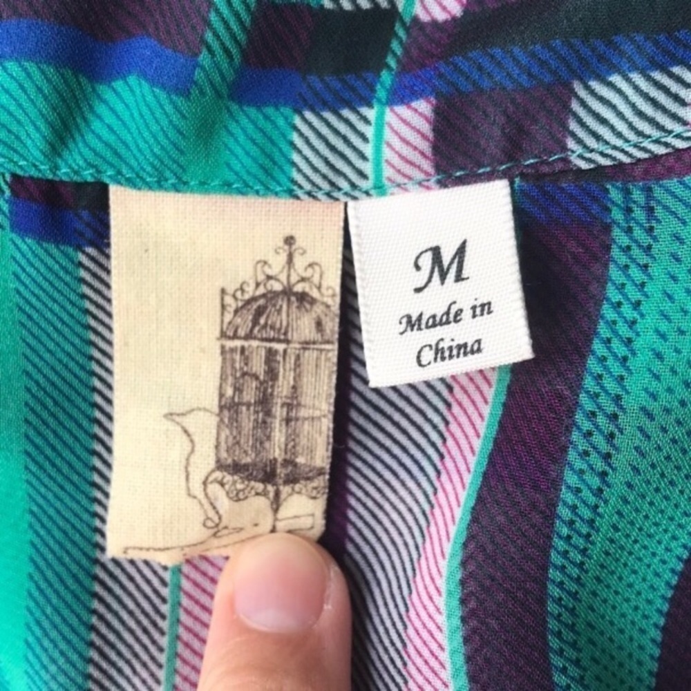 Francesca’s Collection Bird Cage Plaid Button Up Tunic - Picture 5 of 7